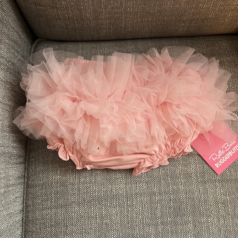 RuffleButts 0-3 Mo Baby Girl Outfit - Picture 3 of 4